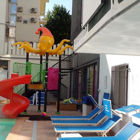 Hotel 2000 Rimini Kültér fotó