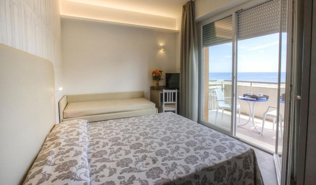 Hotel 2000 Rimini Kültér fotó