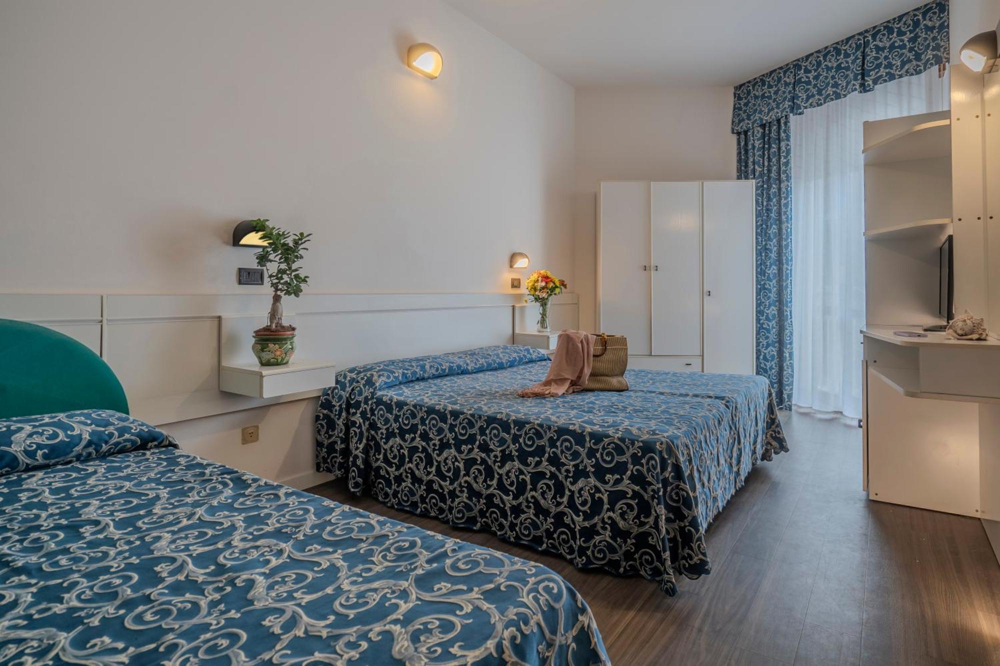 Hotel 2000 Rimini Kültér fotó