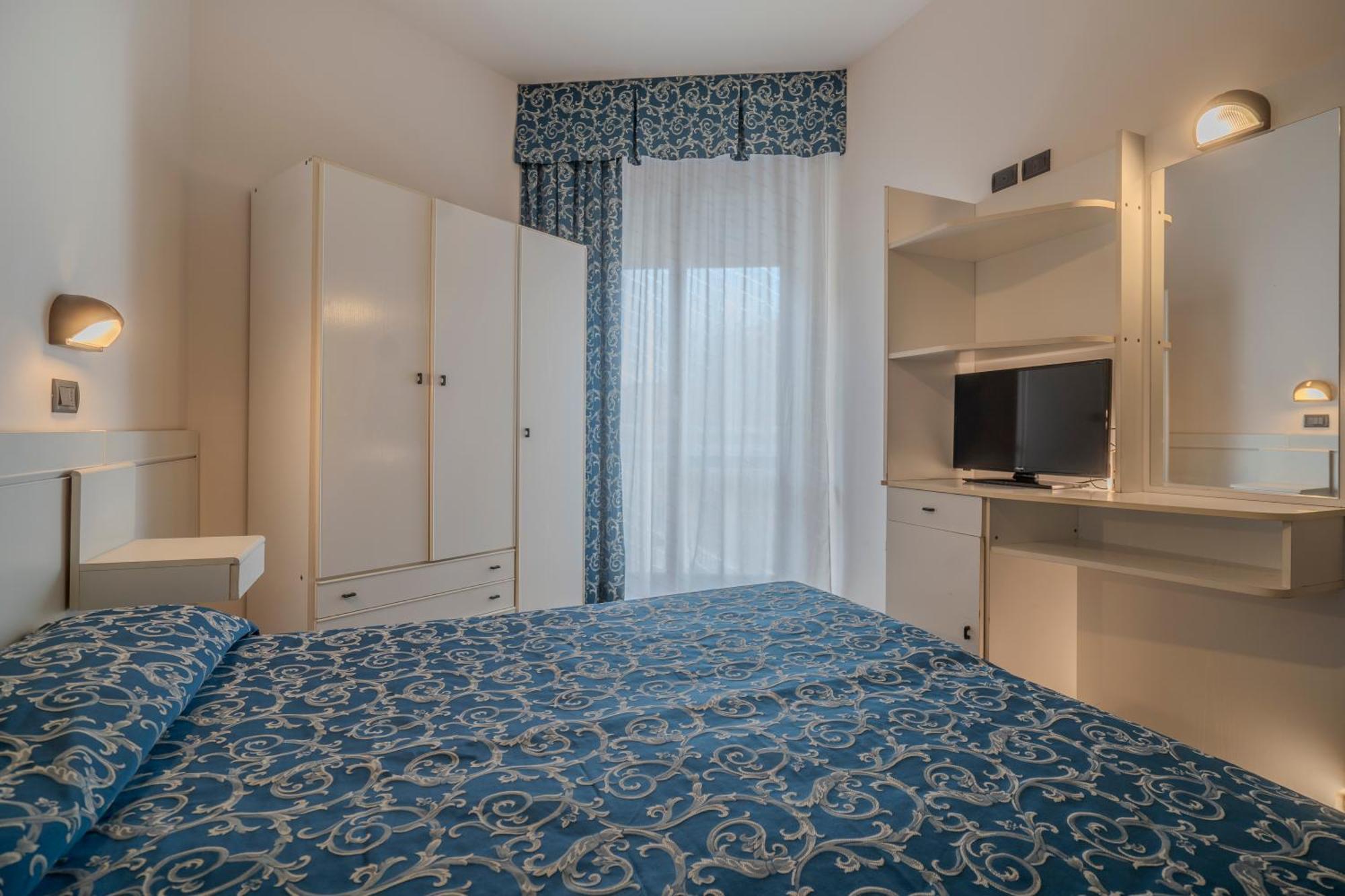 Hotel 2000 Rimini Kültér fotó
