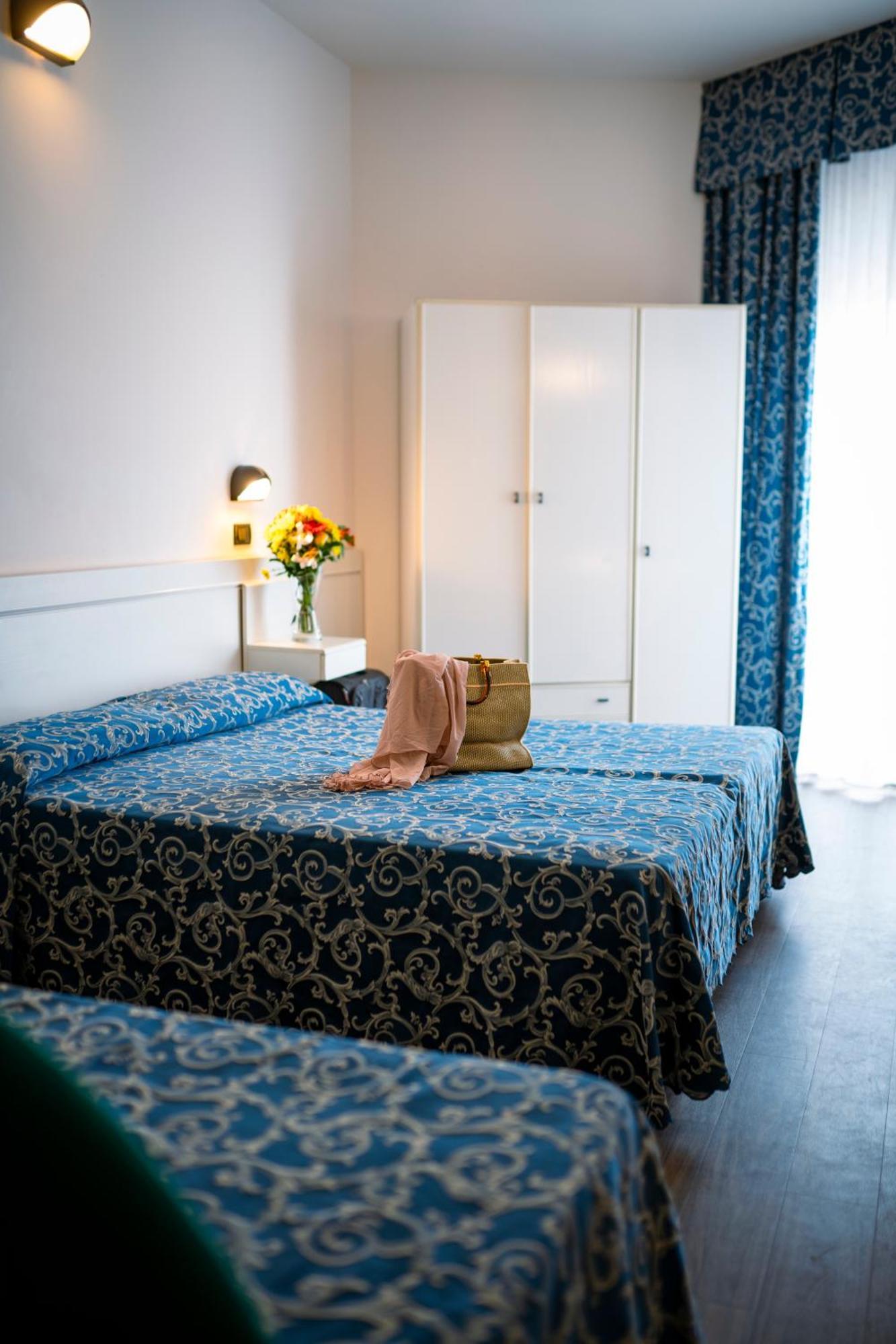 Hotel 2000 Rimini Kültér fotó