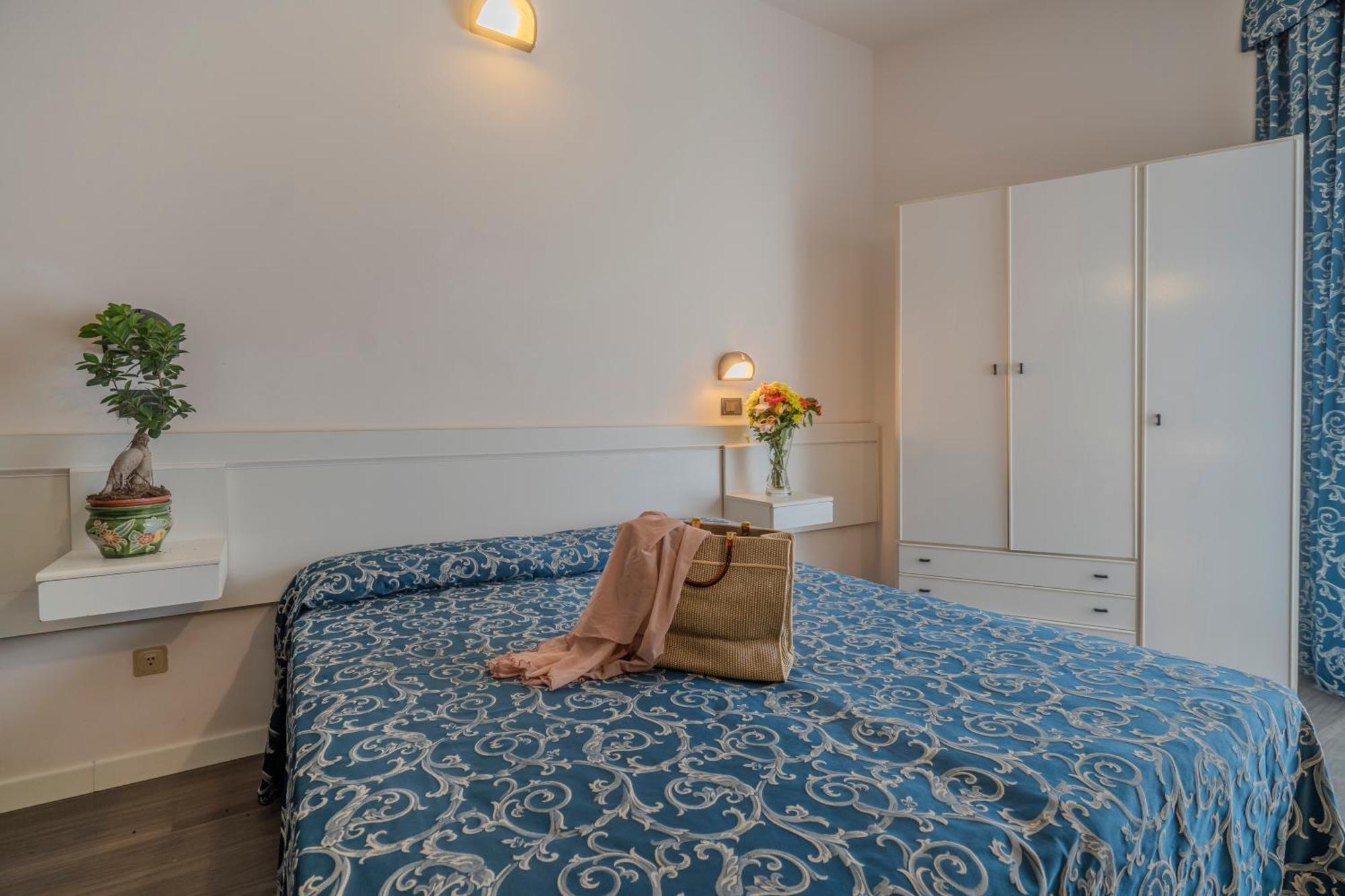 Hotel 2000 Rimini Kültér fotó
