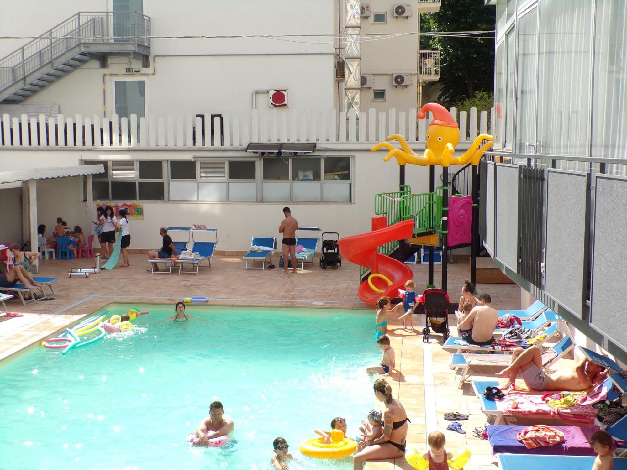 Hotel 2000 Rimini Kültér fotó