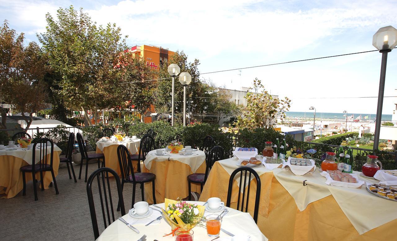 Hotel 2000 Rimini Kültér fotó