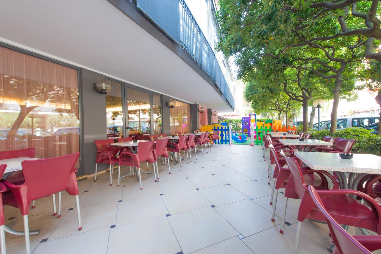 Hotel 2000 Rimini Kültér fotó