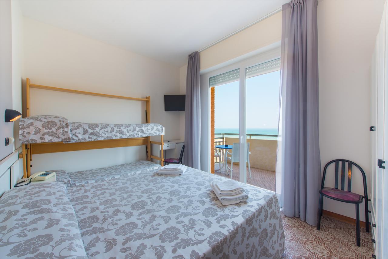 Hotel 2000 Rimini Kültér fotó