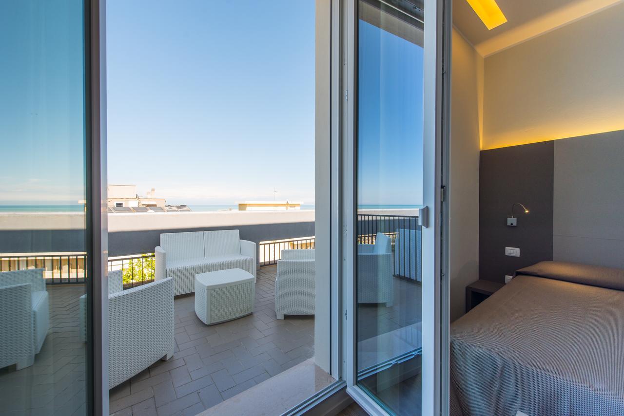 Hotel 2000 Rimini Kültér fotó