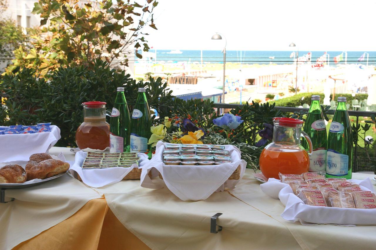 Hotel 2000 Rimini Kültér fotó