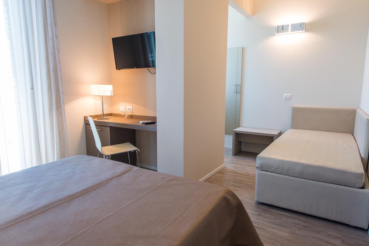 Hotel 2000 Rimini Kültér fotó