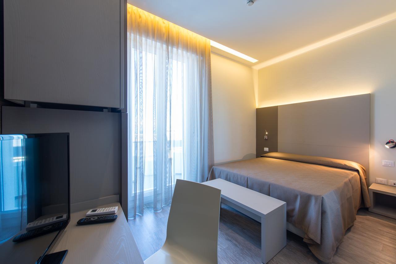 Hotel 2000 Rimini Kültér fotó